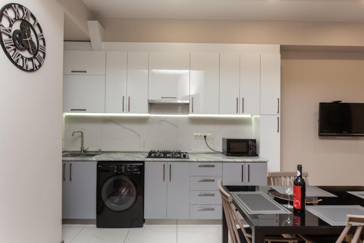 Saburtalo Apartment ティビリシ エクステリア 写真