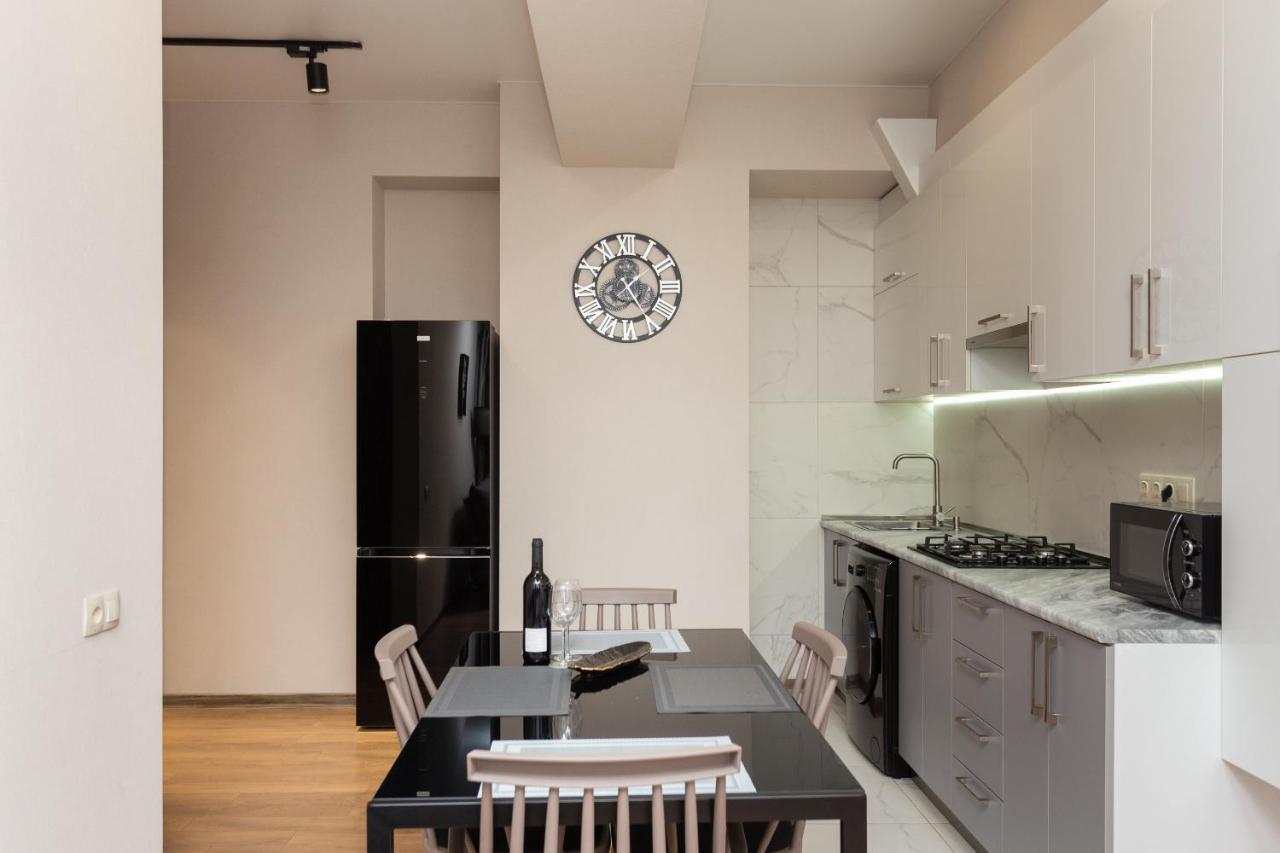 Saburtalo Apartment ティビリシ エクステリア 写真